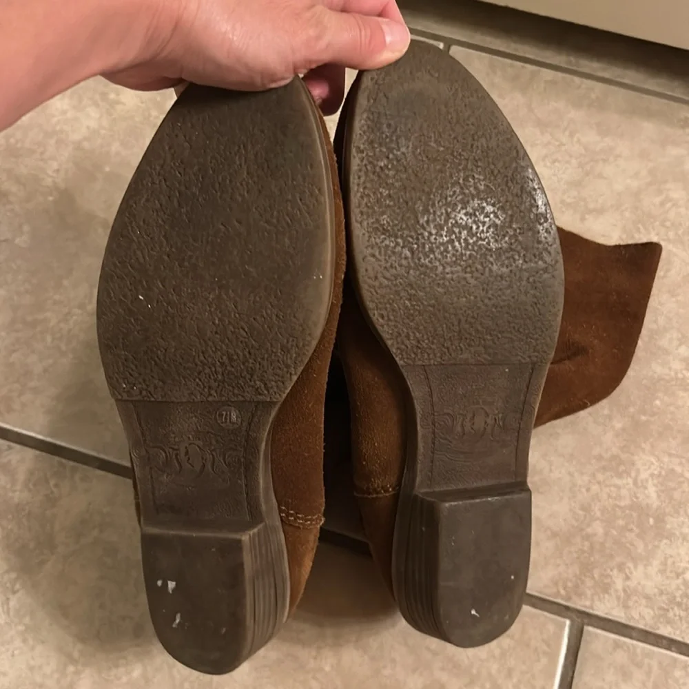 Nine West 7.5 brown suede boots western